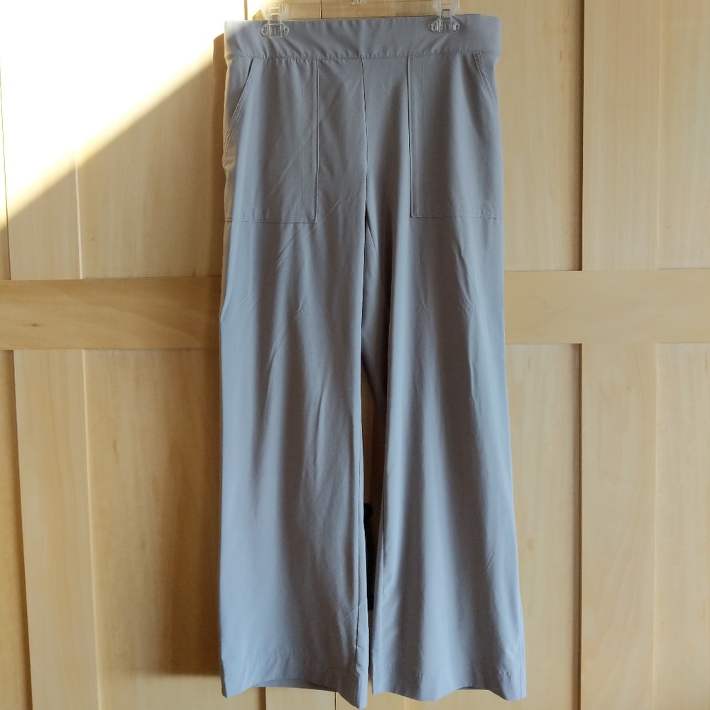 Athleta Chelsea Cargo Wide Leg Pant